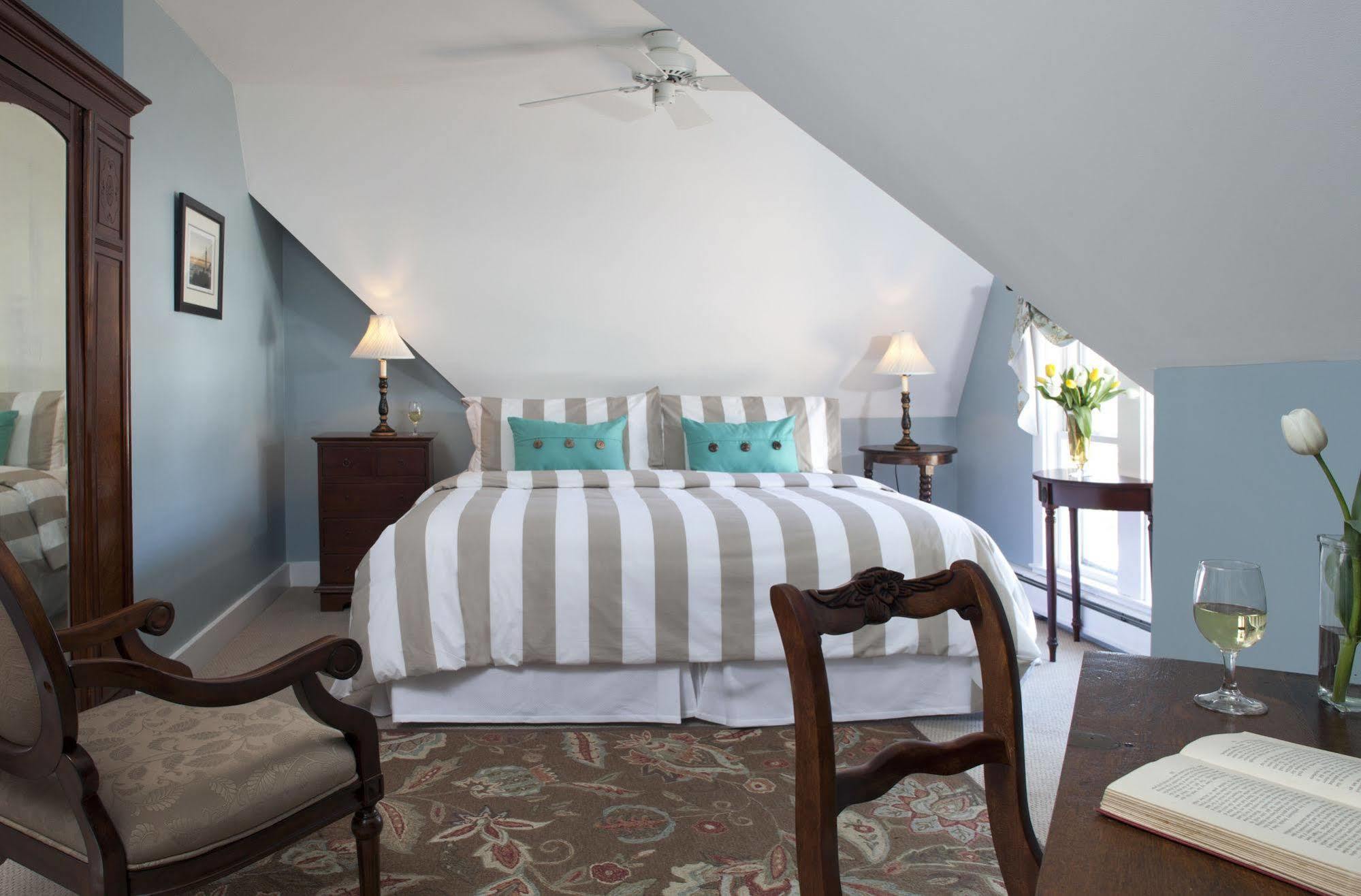 フリーポート ブリュースター ハウス  Bed & Breakfast エクステリア 写真